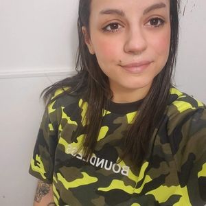 Meet your Posher, Dee